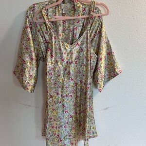 L.A. Intimates Women’s 2 Piece Floral Slip Gown & Matching Robe


Size L